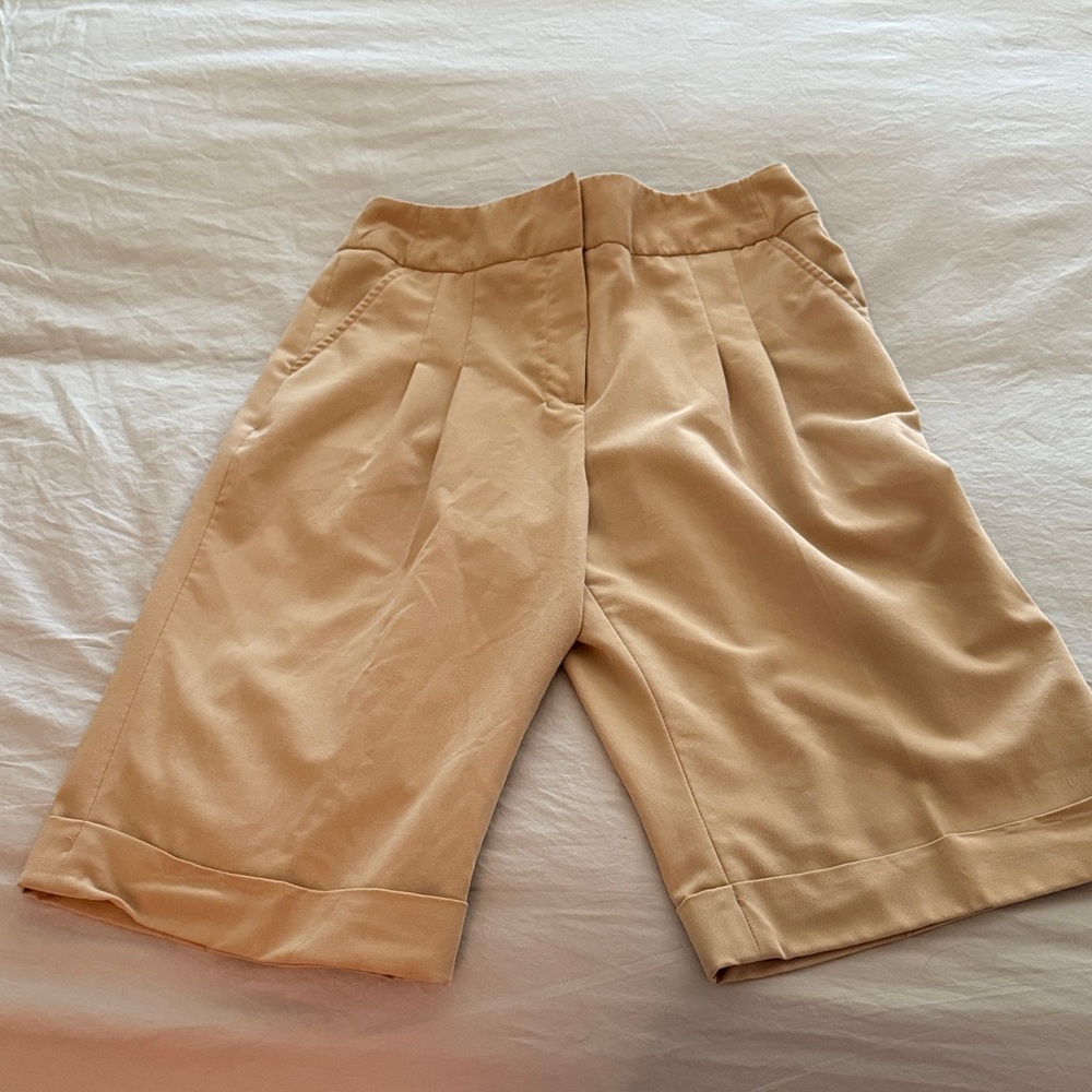 Larry Levine Women's Tan Bermudas